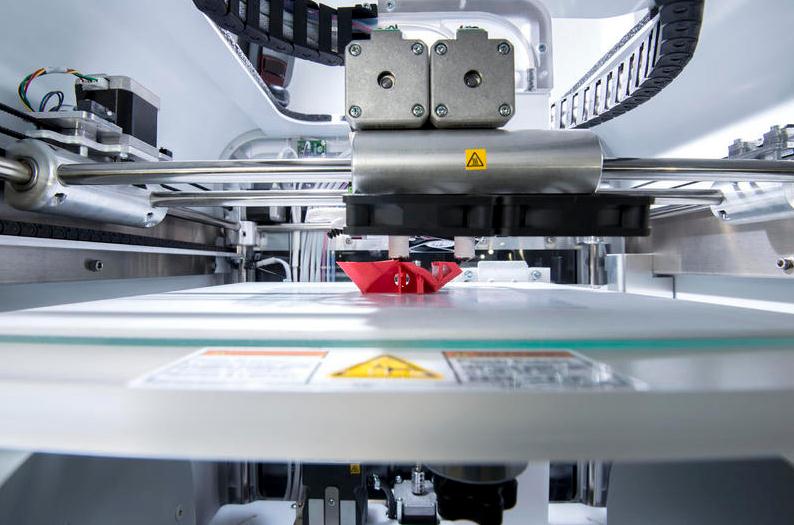 公司引进先进生产设备，印刷硬件引领印刷行业